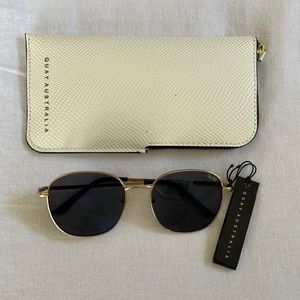 Quay Jezabell Sunglasses in gold/smoke